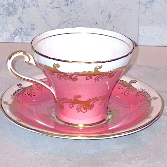 Aynsley Bone China Rare Corset Shape Dusty Rose Vintage Cup & Saucer Like New - Picture 3 of 9